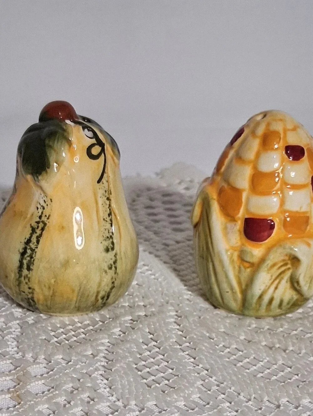 Vintage (Like New!) Ceramic Cookie Jar, Salt & Pepper, & Napkin Holder - Picture 8 of 12